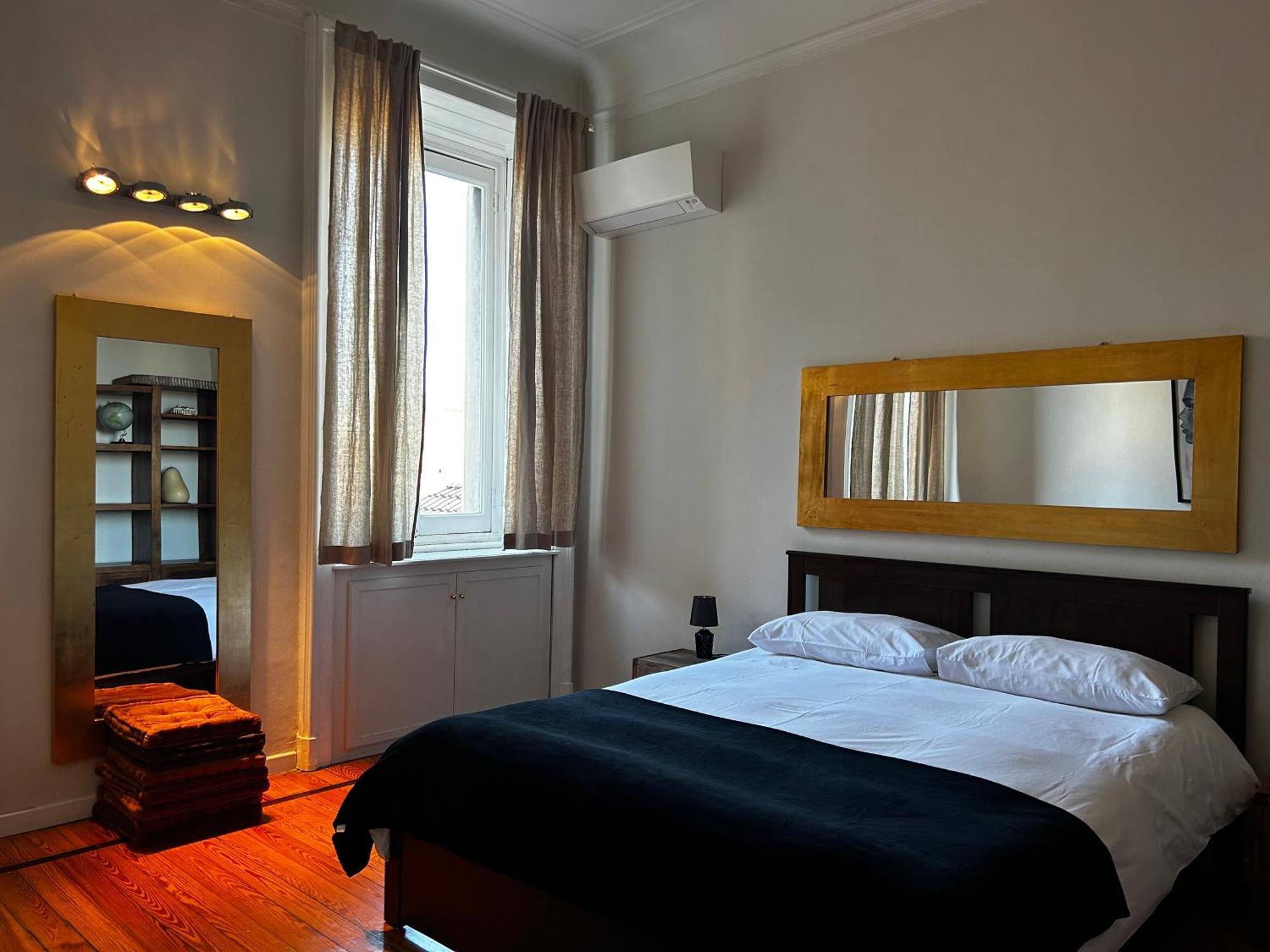 Sant'Ambrogio With Charme Apartment Milan Bagian luar foto